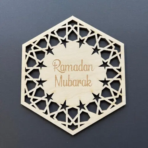 Ramadan Mubarak 6-kantet Pynt i Træ (Håndlavet)