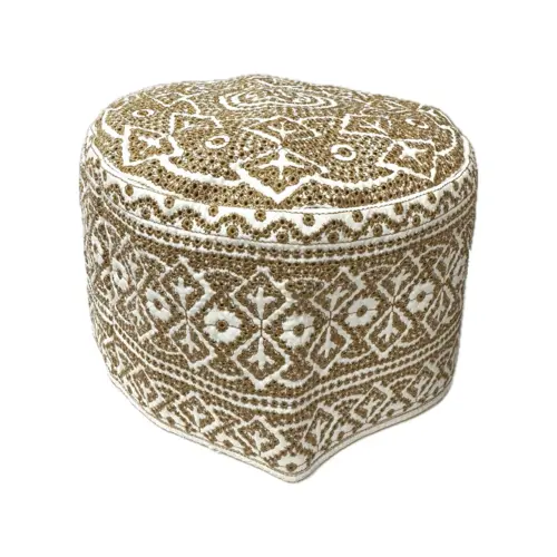 Høj bedehue i brun farve