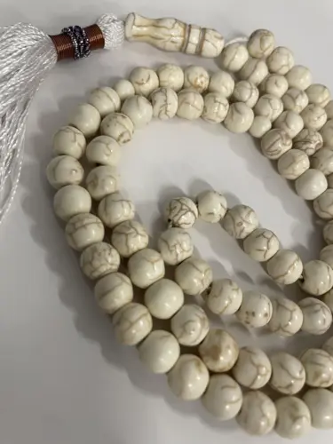 Hvid Feroza Sten Tasbih Med 99 Perler (Agate)