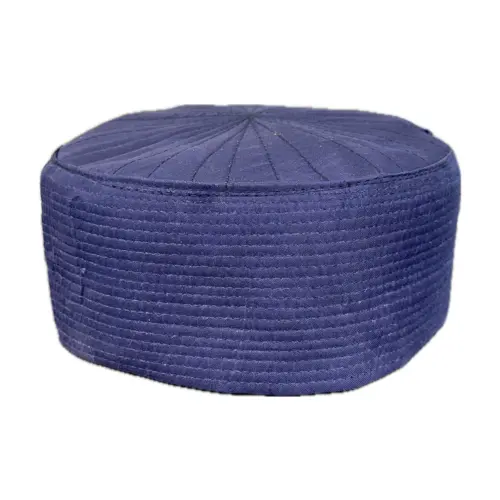 Klassisk bedehue i uelastisk stof, mørkeblå