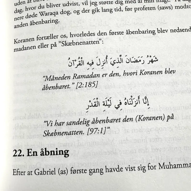 Da Månen Blev Delt - En Biografi af Profeten Muhammad (saw)