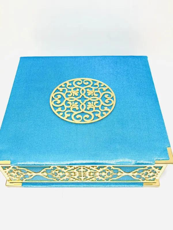 Medina Koran Gavesæt i Lyseblå