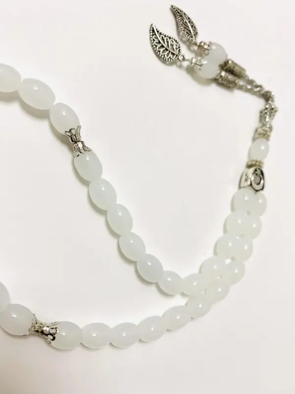 Teardrop Glas Tasbih mit Silberdetails 33 Perlen