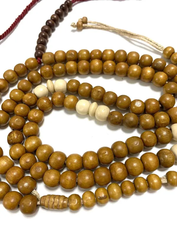 Leichte Holz-Tasbeeh Karamellbraun/weiß 99 Perlen