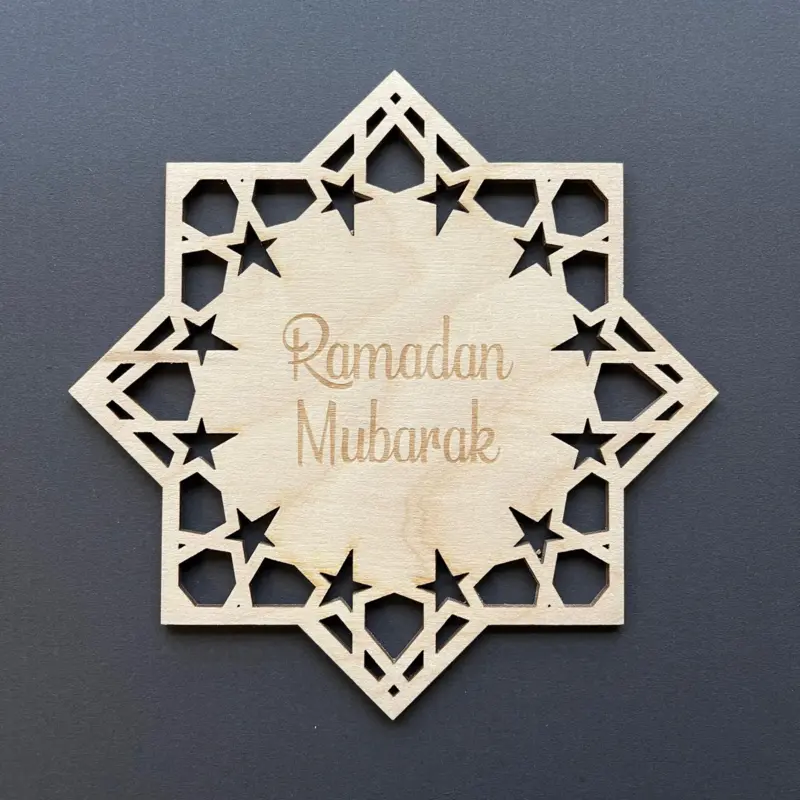 Ramadan Mubarak 8-kantet Pynt i Træ (Håndlavet)