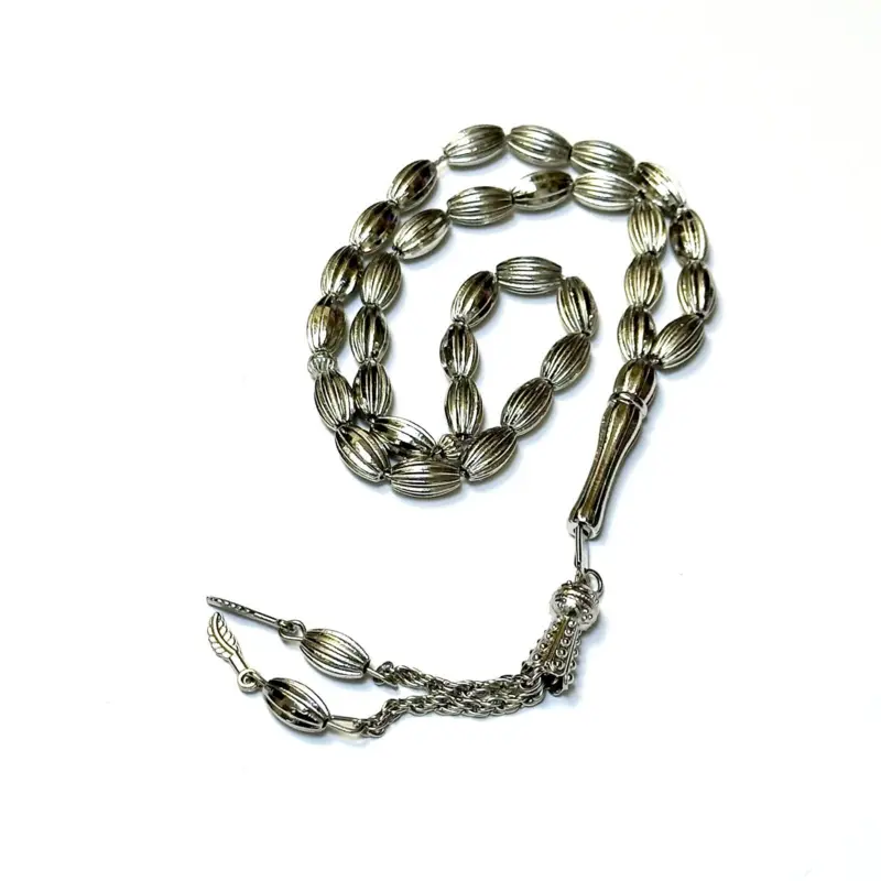 Tasbih i metal i mandellformet perler, 33 perler