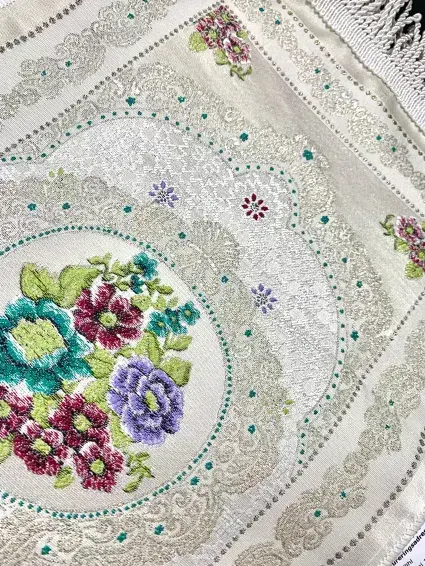 Luksus Bedetæppe i Guld/Creme farve