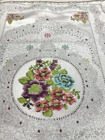 Luksus Bedetæppe i Sølv/ Creme farve