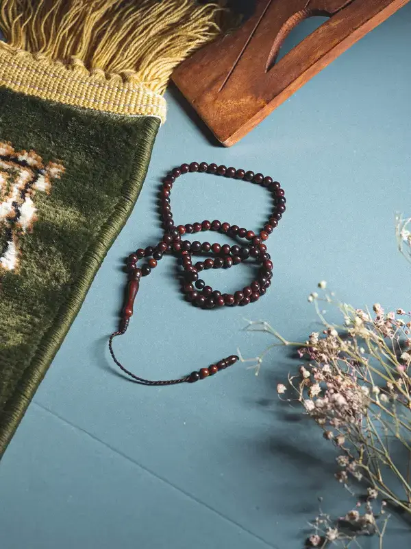 Koka Tasbih 99 Perlen Kirschfarbe