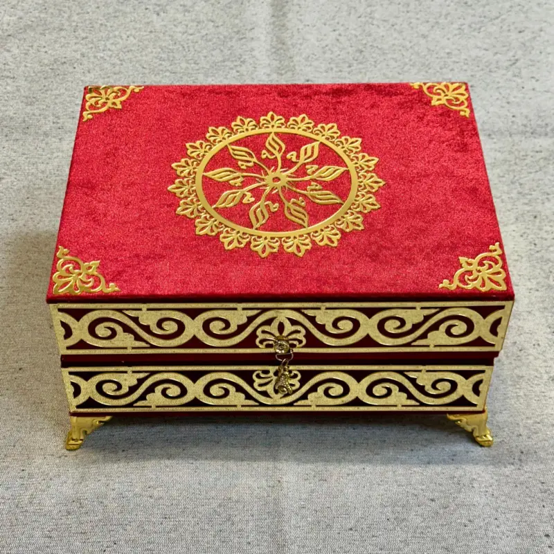 Luksus Koran Gavesæt i Rød og Guld, Model a