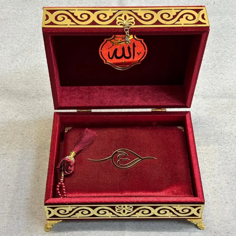 Luksus Koran Gavesæt i Rød og Guld, Model a