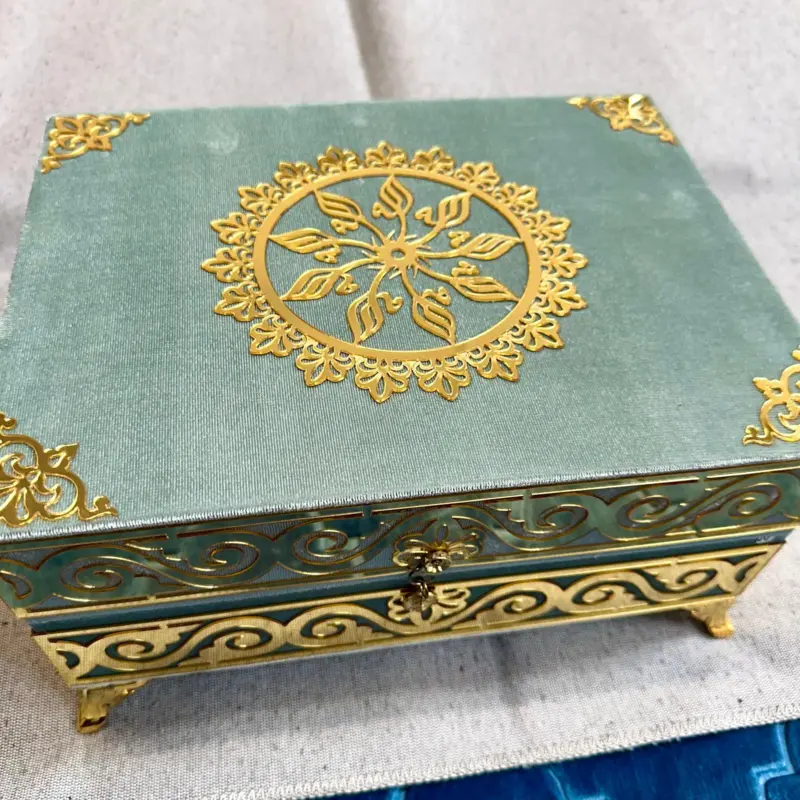 Luksus Koran Gavesæt i Lyseblå og Guld, Model A