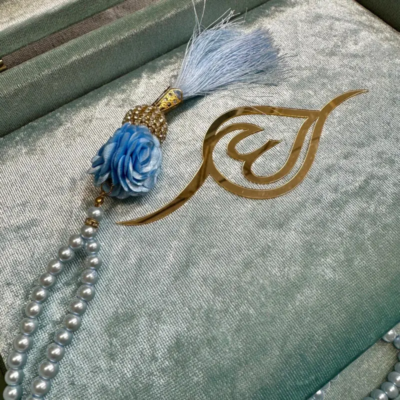 Luksus Koran Gavesæt i Lyseblå og Guld, Model A