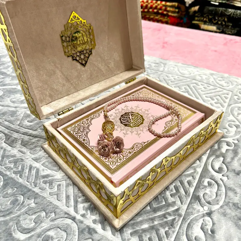 Stor Koran Gaveæske i lyserød med Guld Detaljer